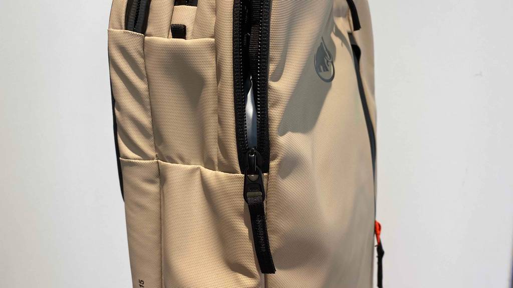 Rucksack von der Seite.
