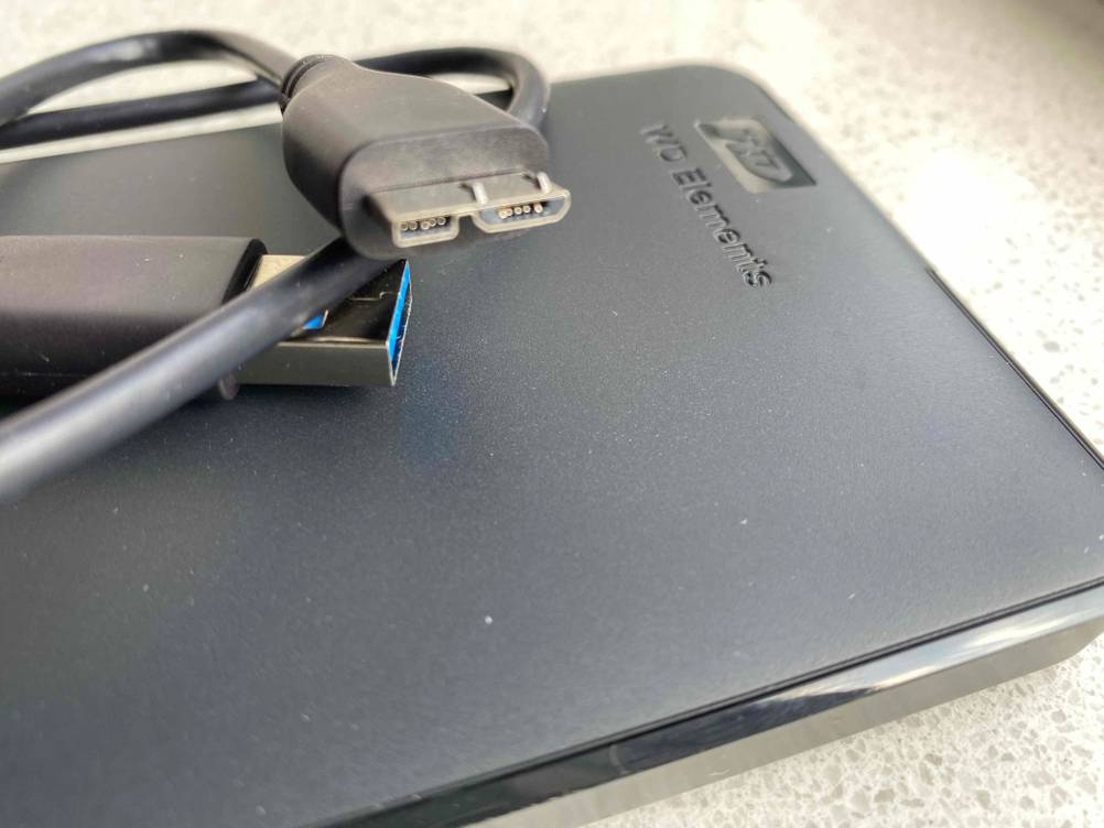 Getestete externe Festplatte von WD Elements mit einem USB-3.0-Kabel, Typ A auf Micro-B.