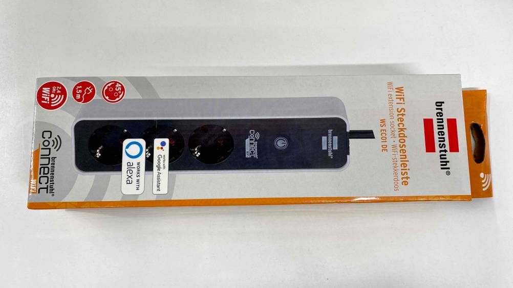 WLAN-Steckdose getestet: Die Originalverpackung horizontal auf einer hellen Fläche.