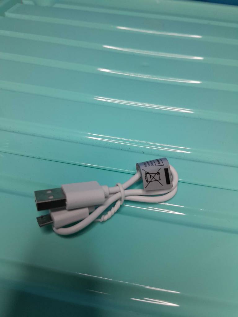 Das Kabel eines getesteten In-ear-noise-cancelling-Kopfhörer.