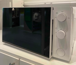 Mikrowelle mit Basisfunktionen von vorne.