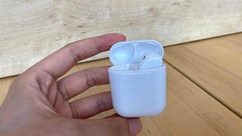 Kopfhörerbox geöffnet.