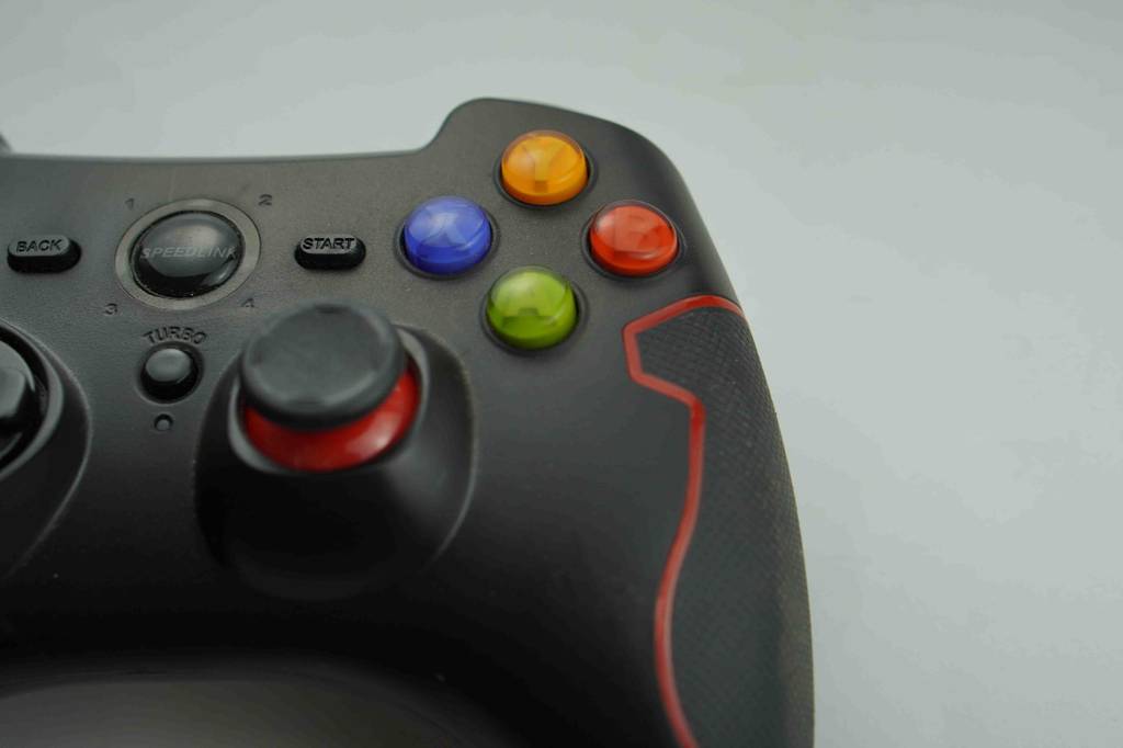 Im Test: Nahaufnahme Bedienelemente des Android-Controller