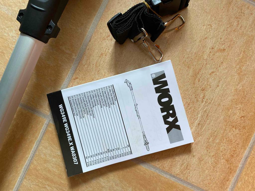 Hochtaster getestet: Produktbeschreibung liegt neben dem Hochtaster.