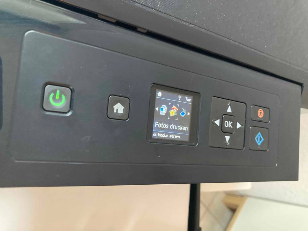Getestet: Bedienelemente von der Seite eines AirPrint-Druckers.
