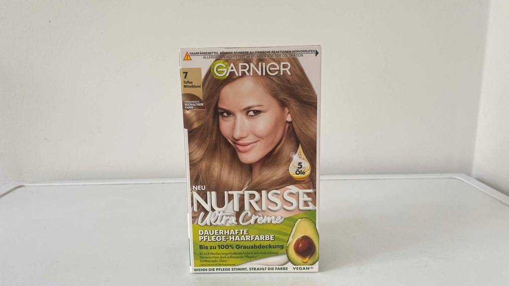 Garnier-Haarfarbe stehend - Vorderseite