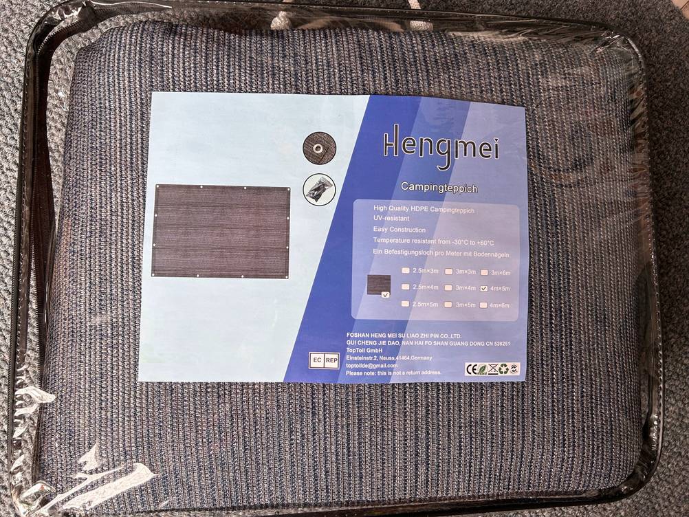 Ein getesteter Zeltteppich in seiner Originalverpackung.