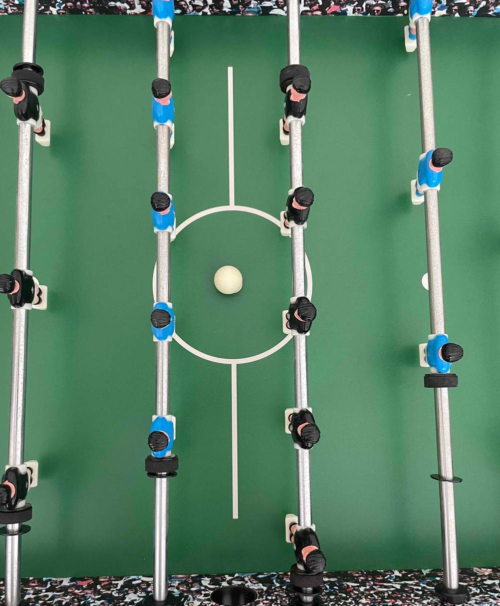 Klappbarer Tischkicker getestet: Ein Tischkicker von oben.