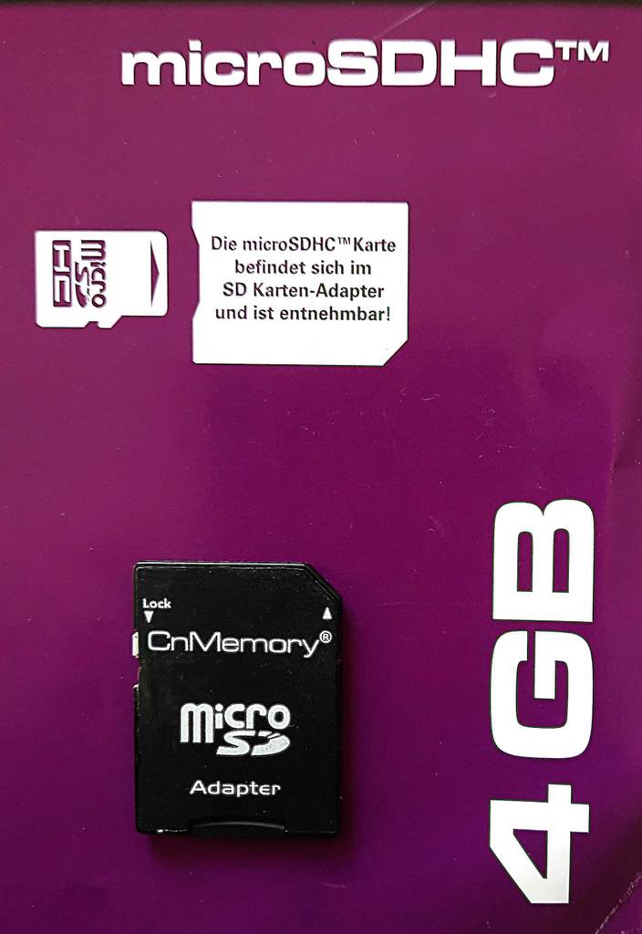 Micro-SD-Karte-Test: Nahaufnahme der Verpackung mit Info bezüglich des enthaltenen Adapters und Micro-SD-Karte.