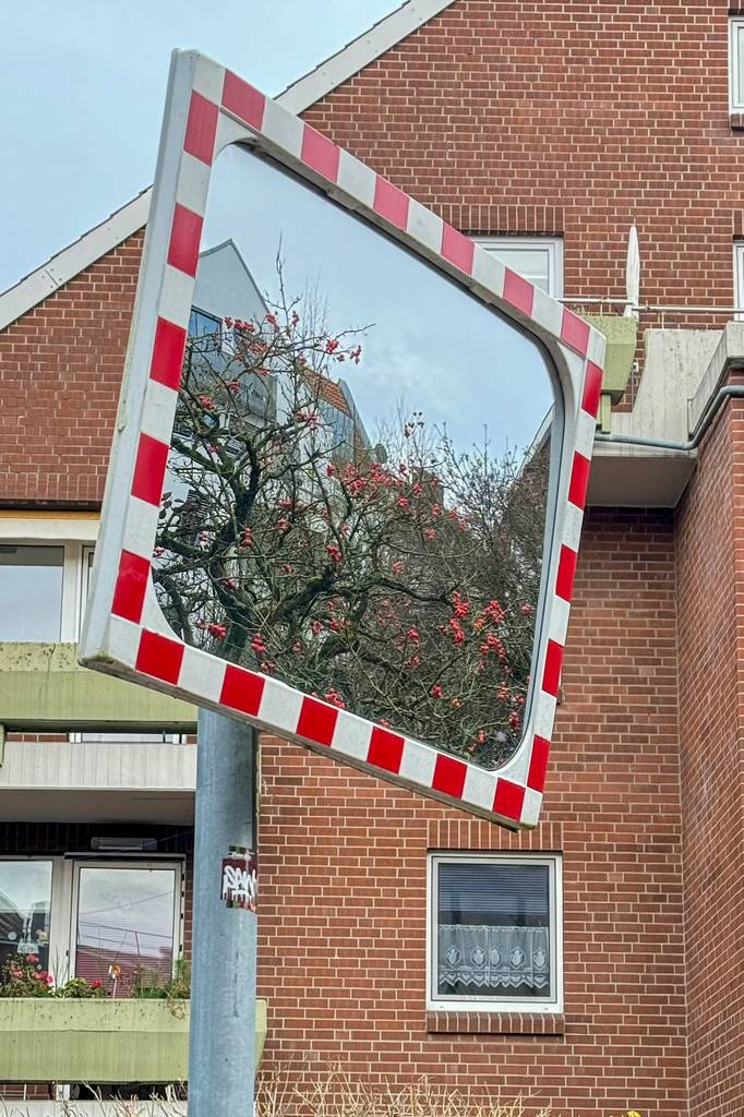 Nahaufnahme des getesteten Verkehrsspiegels.