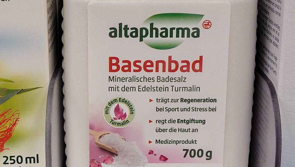 Das getestete Basenbad von vorn ersichtlich mit 700 g Inhalt.