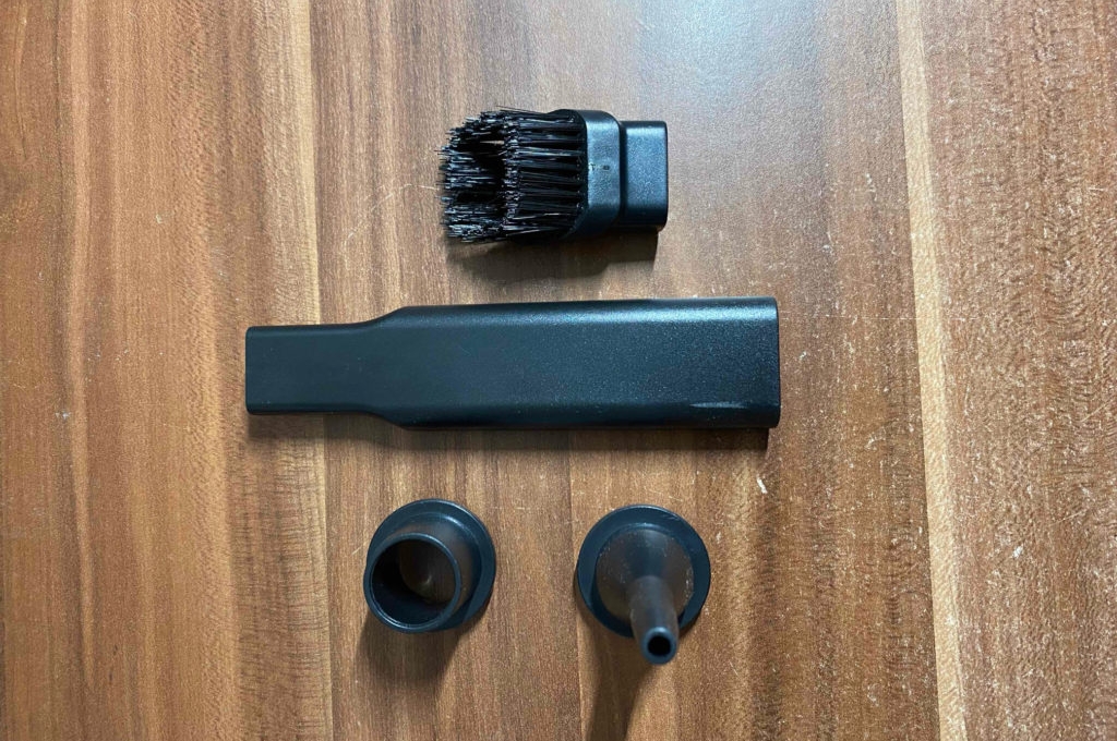 Handstaubsauger getestet: Zubehörbürsten und Aufsätze.