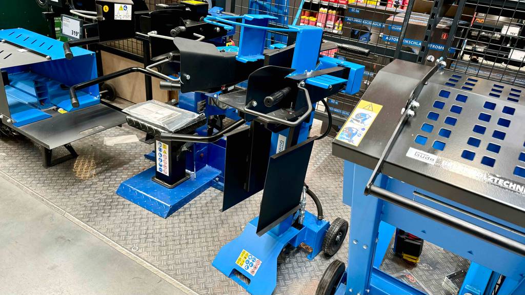Frontaufnahme des getesteten 400-V-Holzspalters.