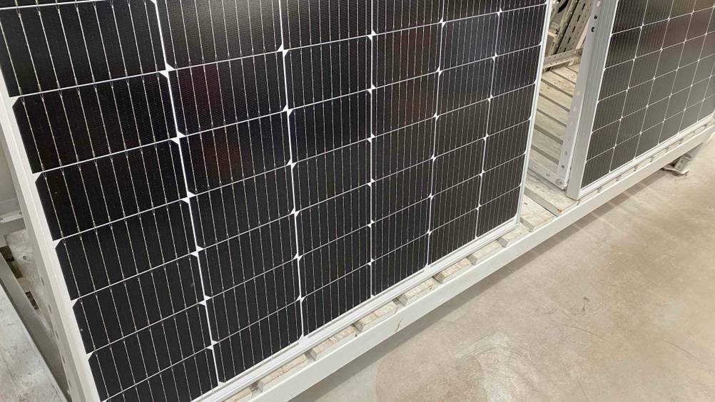 Solaranlage getestet: Nahaufnahme eines Solarpaneels.