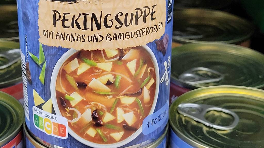 Nahaufnahme der getesteten Asia-Suppe mit Nutri-Score, worauf die Suppe ein C erhalten hat.