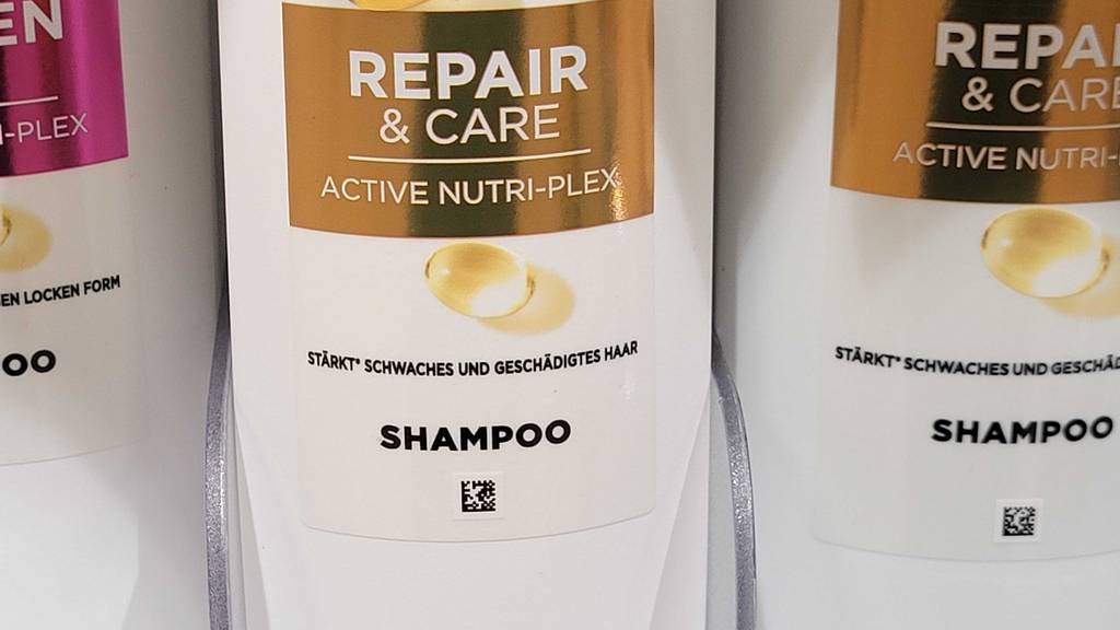 Nahaufnahme der Verpackung des getesteten Pantene-Shampoos mit dem Hinweis für welchen Haartypen sich dieses Shampoo eignet.