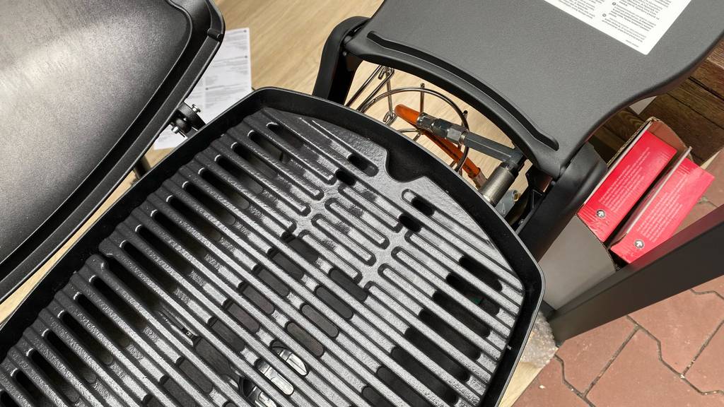 Nahaufnahme des Grillrostes eines getesteten Tischgrills.
