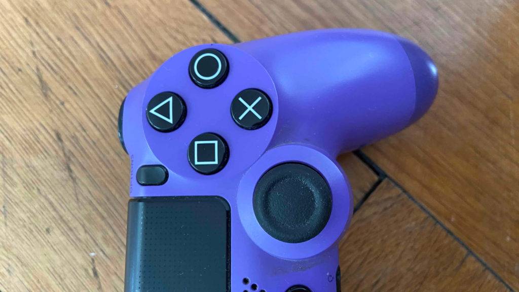PS4-Controller getestet: Detailaufnahme der Rechten Seite.