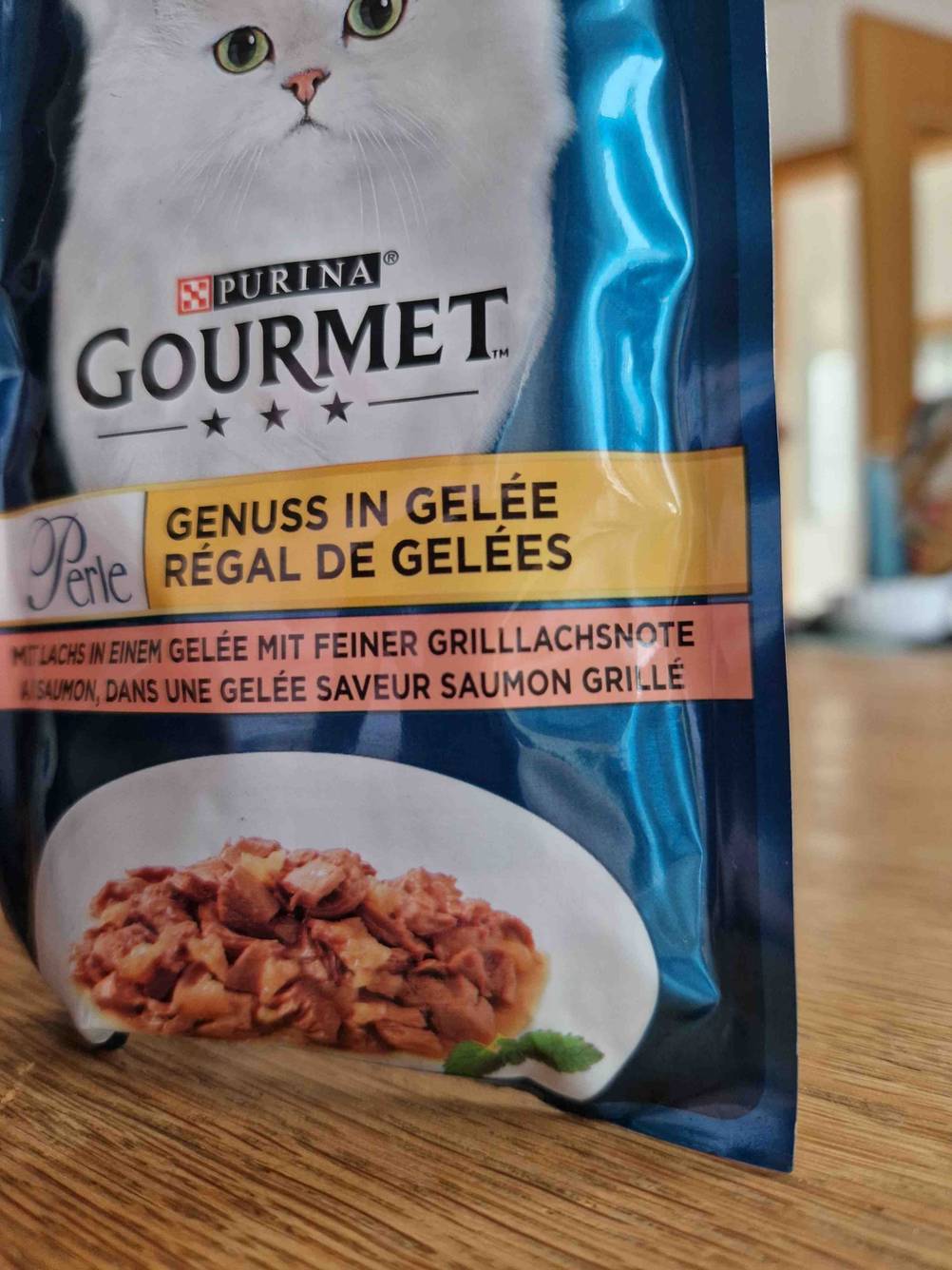 Im Test: Detailaufnahme Label vorne einer Packung Katzenfutter von Purina.