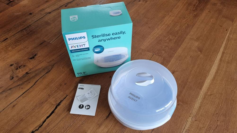 Ein Vaporisator mit Handbuch und Verpackung. 