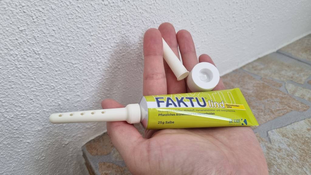 Faktu Hämorrhoidensalbe mit speziellem Aufsatz
