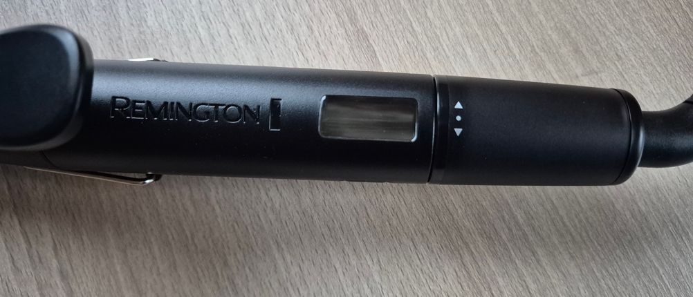 Remington Pro Soft Curl: Sichtfenster für die Temperatur, darunter der Drehregler.