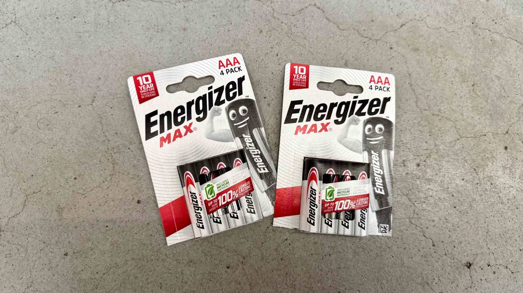 Test: Zwei Packungen AAA-Batterie im 4er-Pack.