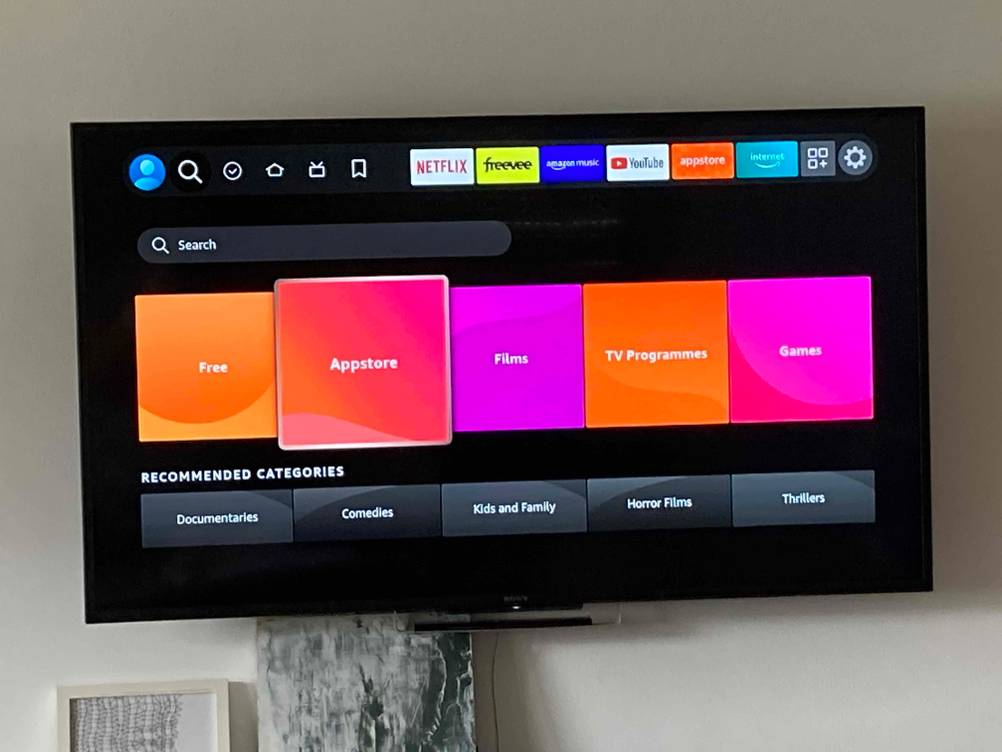 LED-Fernseher im Test: Menü eines smarten Geräts.