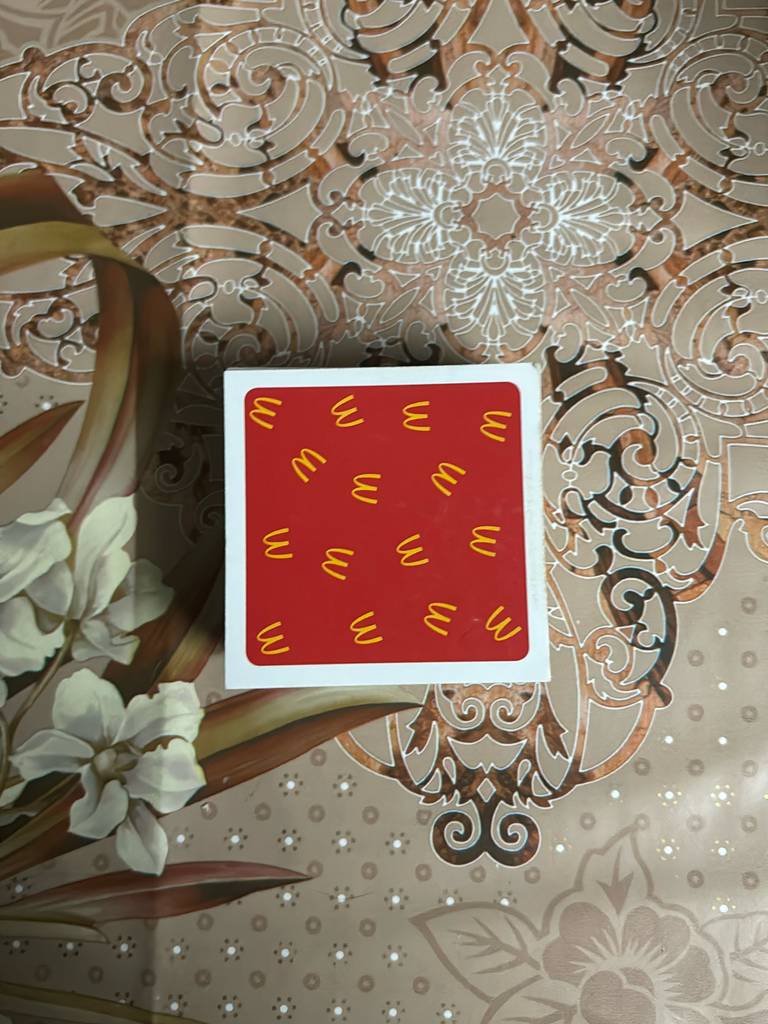Memory–Spiel im Test: ein Stapel des Memory–Spiels mit verdecktem Deck.