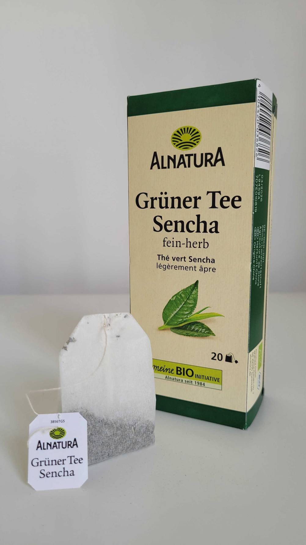 Grüner Tee - Verpackung und Beutel.