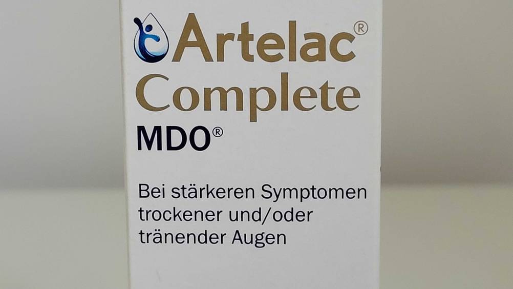 Allergie-Augentropfen getestet: Detailaufnahme oberer Teil der Verpackung mit Infos.