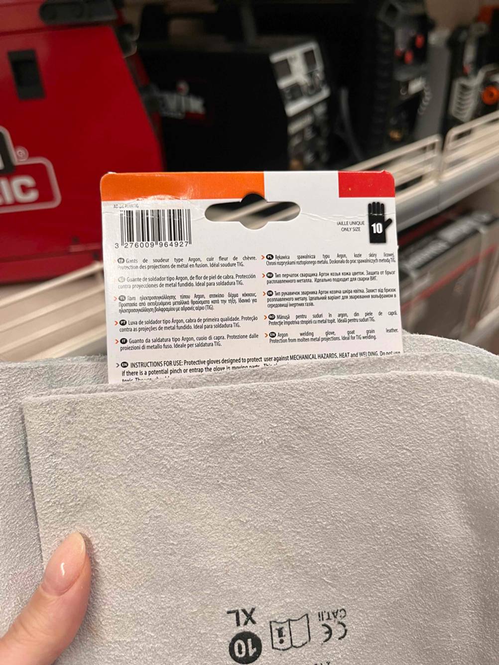 Arbeitshandschuhe-Leder im Test: Rückseite von Etikett, welches sich an den Handschuhen befinden.
