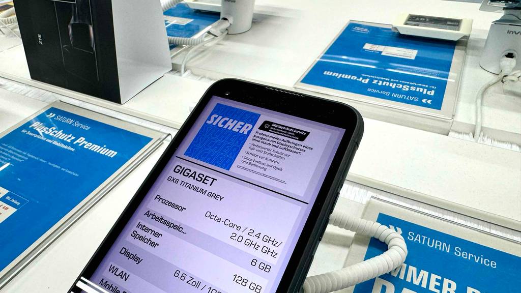 Nahaufnahme des oberen Teils des getesteten Gigaset-Smartphones.