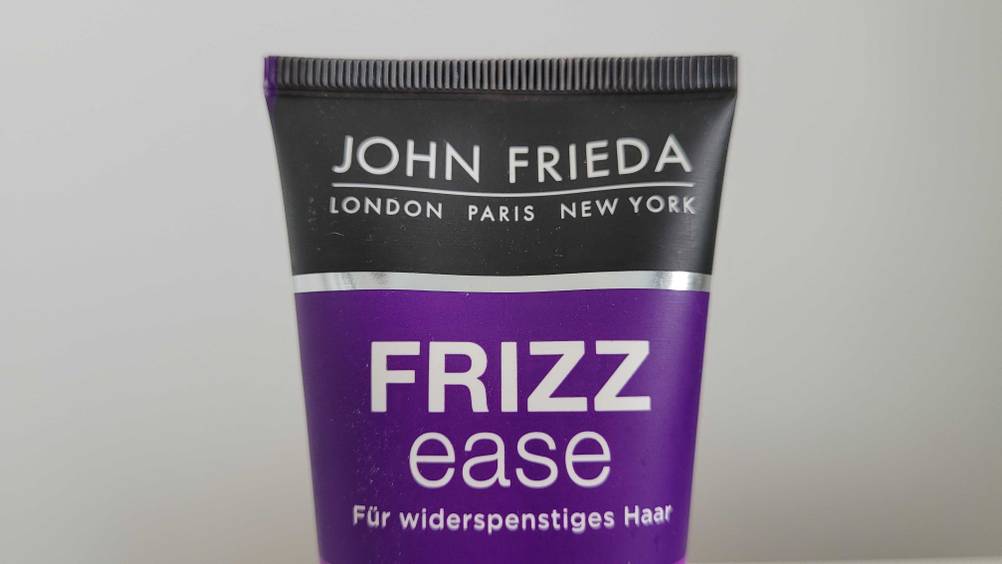 Haarcreme getestet: Nahaufnahme des Logos.