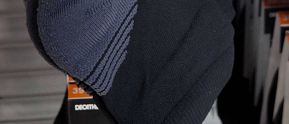 Nahaufnahme des Stoffs der getesteten Laufsocken.