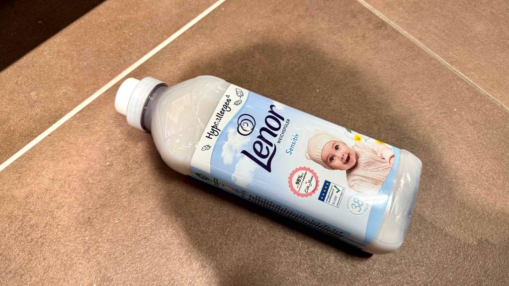 Der getestete Lenor-Weichspüler mit der Aufschrift