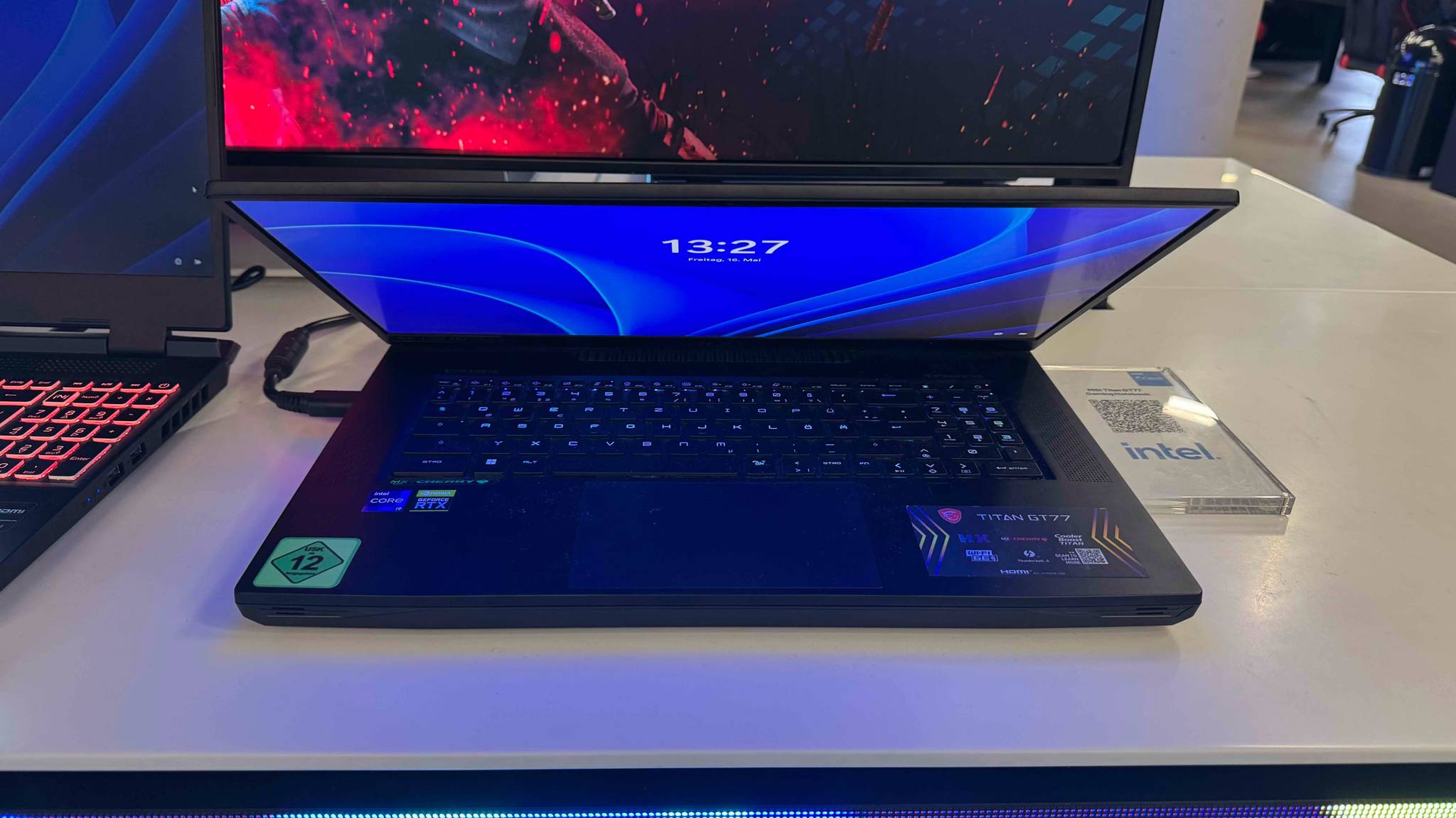 Elegantes Laptop 17 Zoll Bild