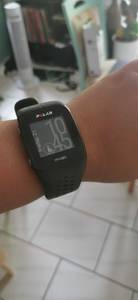 Polar Fitnessuhr am Armgelenk