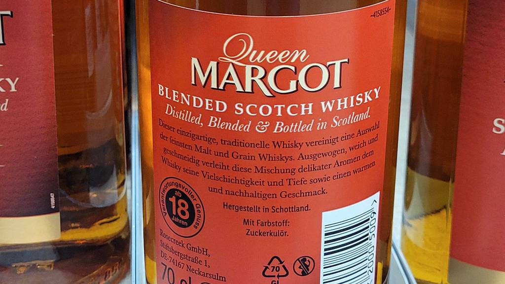 Nahaufnahme des Etiketts des getesteten Blended-Scotch-Whiskys.