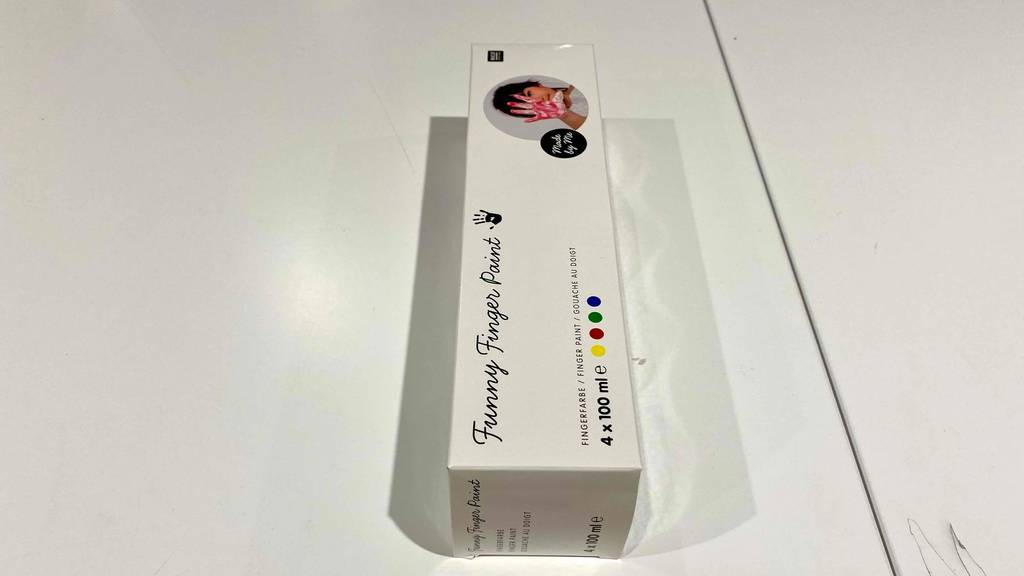 Fingerfarben getestet: weißer Verpackung Fingerfarben mit vier x 100 ml Fingerfarben darin.