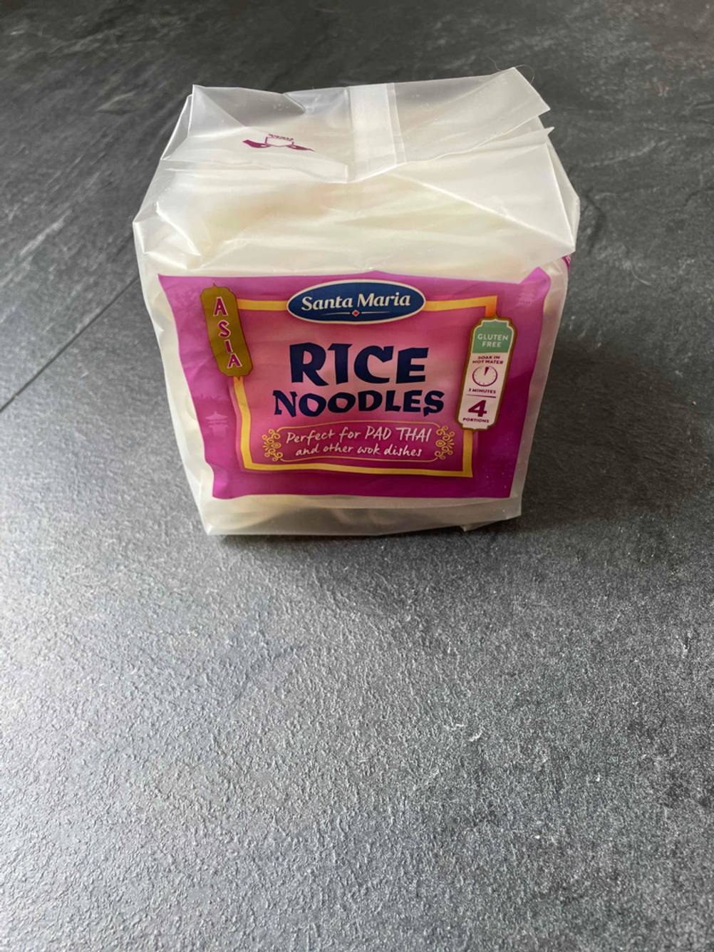 Verpackung von Reisnudeln.
