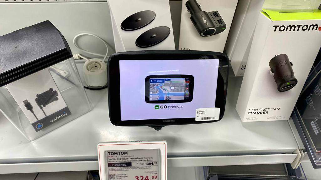 Ein getestetes 7-Zoll-Navi im eingeschalteten Zustand.