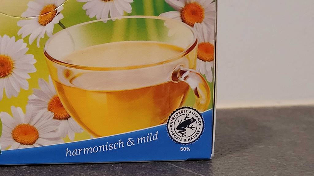 Test: Nahaufnahme der Verpackung des Kamillentees mit der Aufschrift 