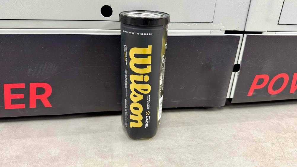 Die getesteten Wilson-Tennisbälle befinden sich in der entsprechenden Verpackung.