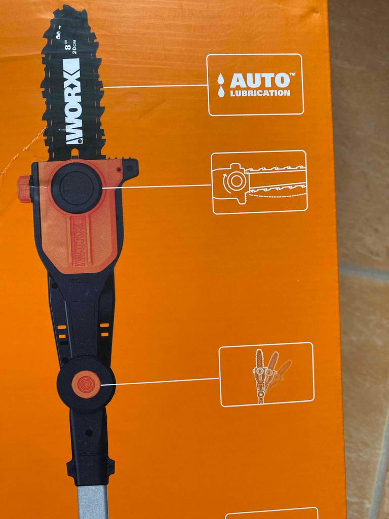 Hochtaster im Test: die Verpackung eines Hochtaster in Nahaufnahme.