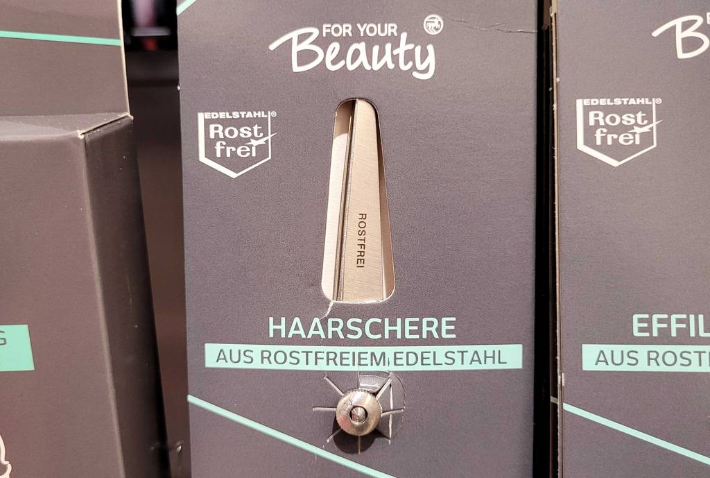Friseurschere-Test: Die Klinge worauf