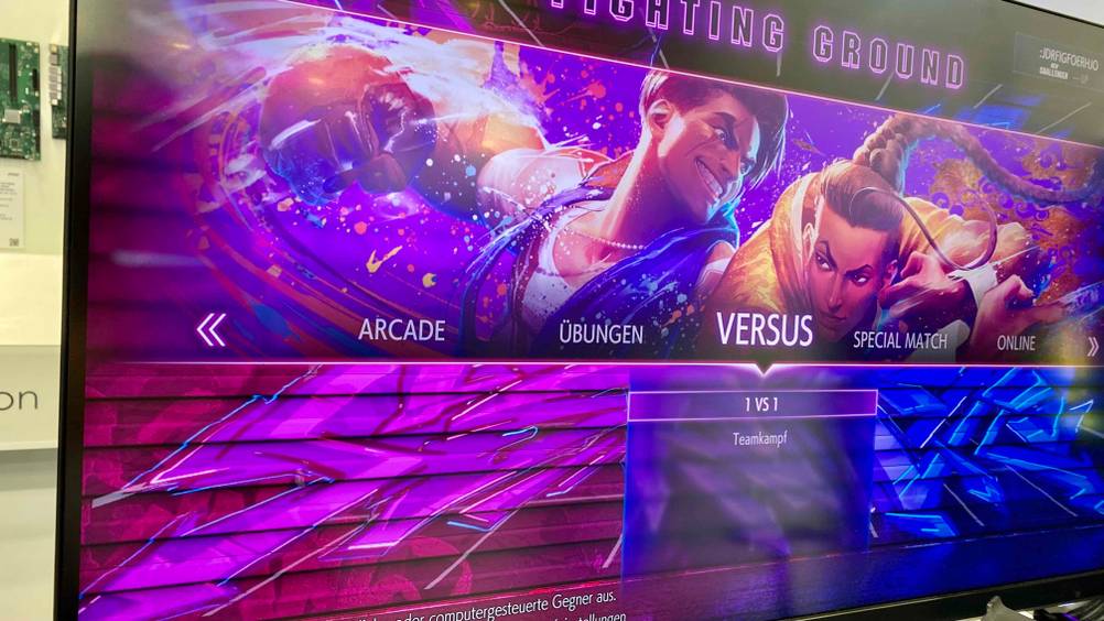 4K-Monitore im Test: Nahaufnahme des Displays eines 32-Zoll-Gaming-Monitors.