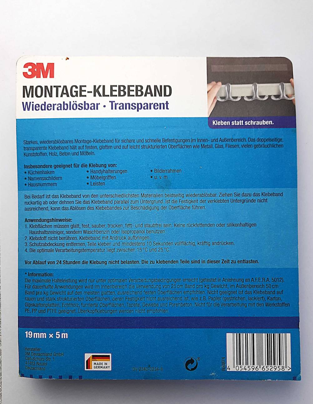 Doppelseitiges Klebeband im Test: Auf der Rückseite der Kartonverpackung stehen Informationen zum Inhalt.