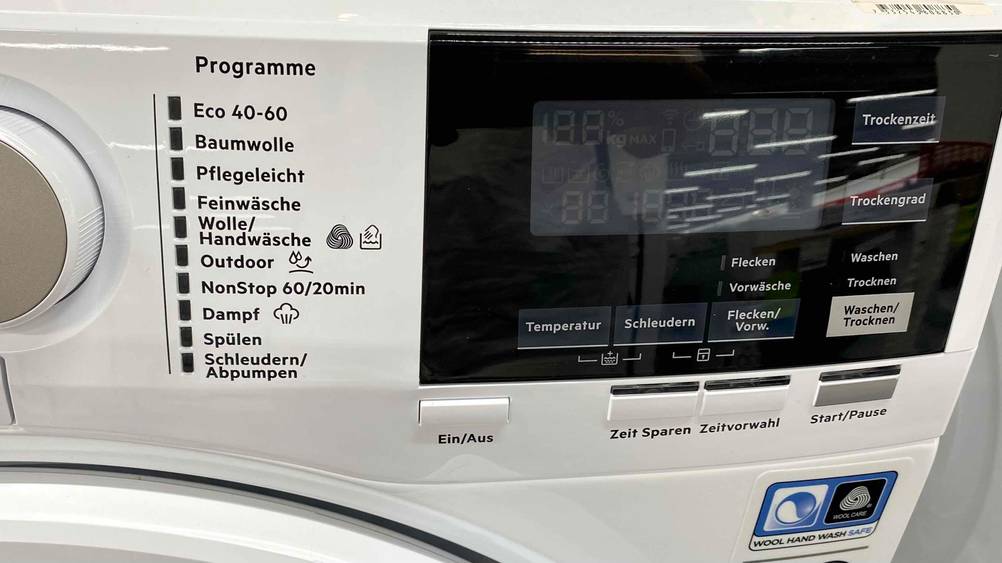 AEG-Waschtrockner im Test: Detailaufnahme Display