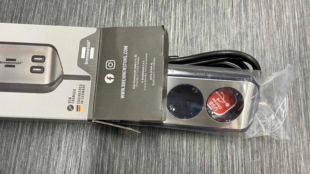 Steckdosenleiste im Test: Steckdosenleiste ist zur Hälfte in der Originalverpackung